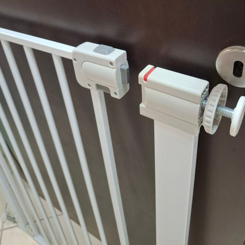 Safety 1st Easy Close Metal Safety Gate with Extension like new