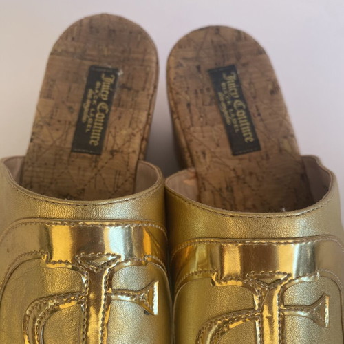 Juicy Couture platform sandals size 38 like new, black and gold