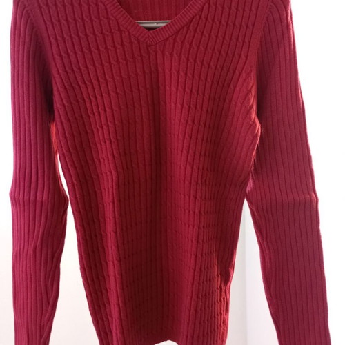 Woolen burgundy sweater size L like new