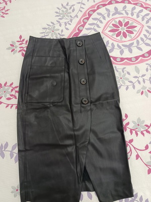 Stradivarius Black Midi Leather-Look Skirt Size XS 34 Like New