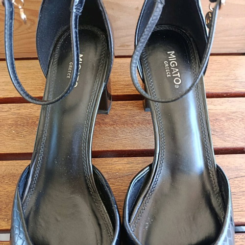 Migato black pumps with croc pattern and ankle strap, like new, size 40