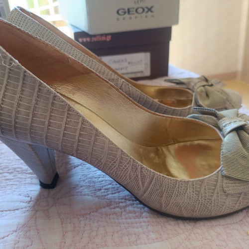 Tosca Blu Heels Size 39 White New