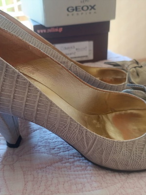 Tosca Blu Heels Size 39 White New