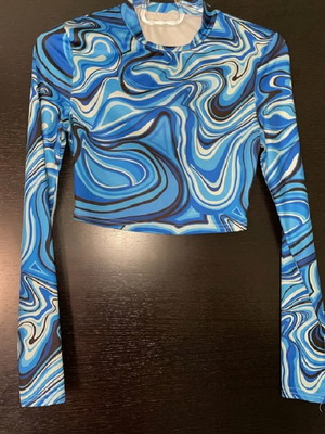 Crop top long sleeve like new