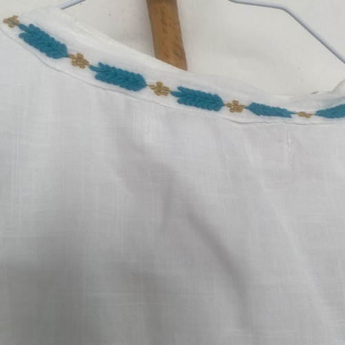 Sfera large white embroidered shirt
