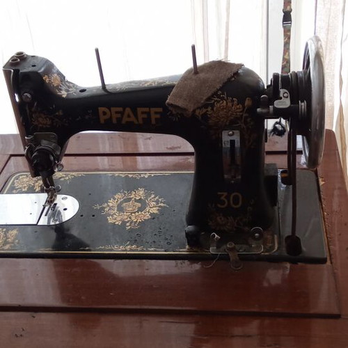 Pfaff sewing machine used, German brand, antique