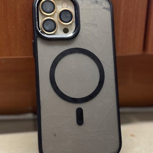 iPhone 13 Pro Max 128GB μεταχειρισμένο, χρυσαφί με ραγισμένο πίσω τζαμάκι