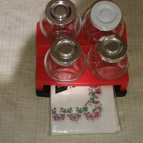 base for 4 spice jars and napkins
