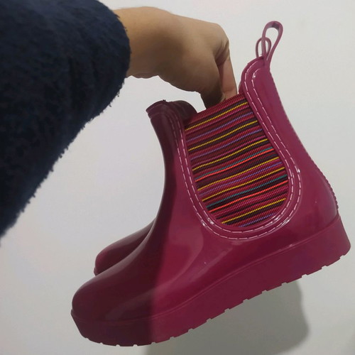 Galotses used dark fuchsia with striped detail size 38-39