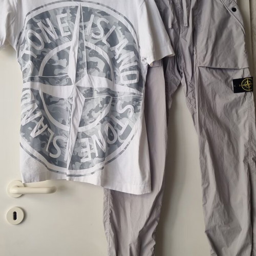 Stone Island Luxury Set Cargohose W34 and T-Shirt L like new