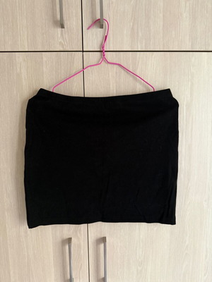 Shein mini skirt black like new, size L