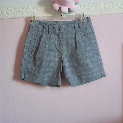 Benetton women's shorts medium like new, black and gray