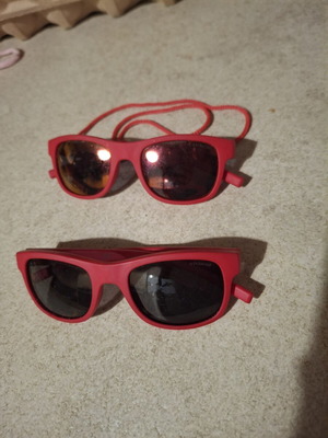 Polaroid red children's sunglasses like new, ages 3 to 6