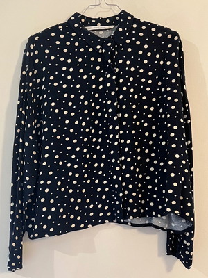 Zara Trafaluc blouse like new, white and blue, size M