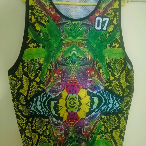 Sleeveless summer blouse like new, colorful, size XL