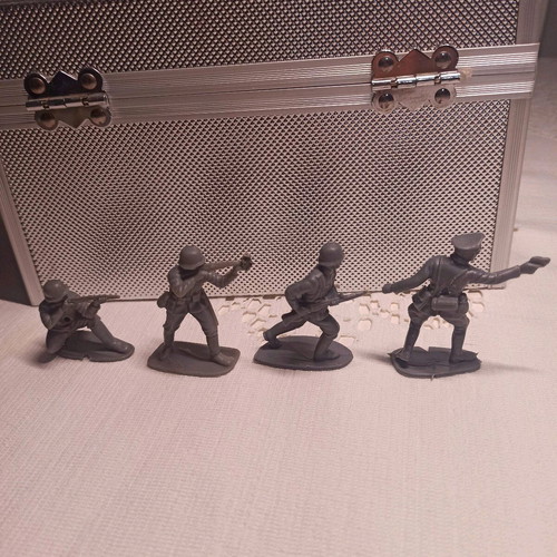 Solpa German Infantry Toy Soldiers used 1/32 scale set of 4