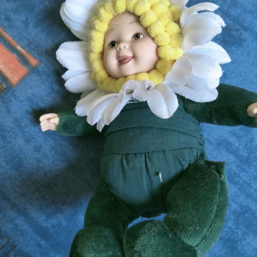 Anne Geddes collectible doll Baby Daisy like new