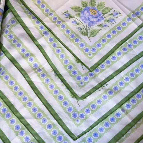 Tablecloth and 6 napkins used with stains