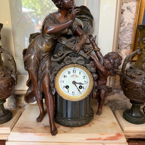Old French table clock like new with amphorae