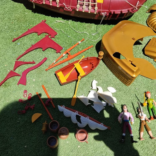 Disney Heroes 2004 Peter Pans Pirate Ship used set