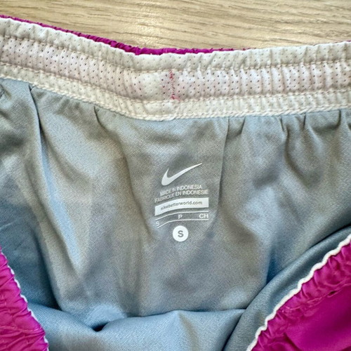 Nike women's shorts like new with lining, size S