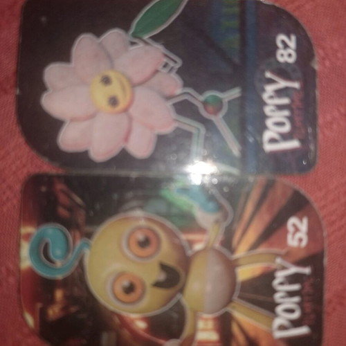Poppy tags used, set of 2 pieces