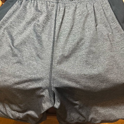 Under Armour shorts like new, thin, black and gray, size L