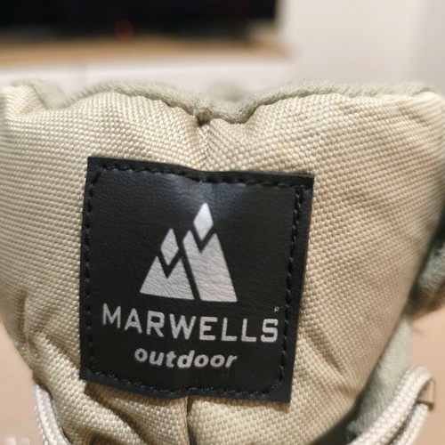 Hiking boots size 45 like new, beige