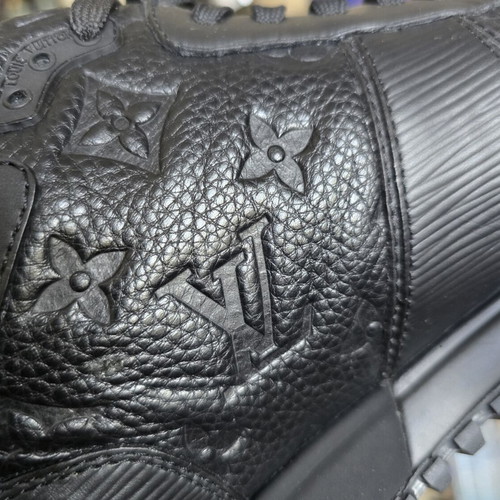 Louis Vuitton Epi Leather Sneakers used, size 44, black