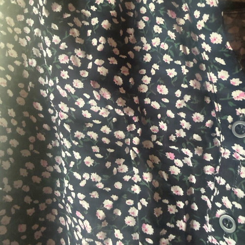 Floral sleeveless blouse like new, size 4XL