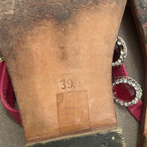 Maxime leather sandals with large fuchsia stones and crystals, like new