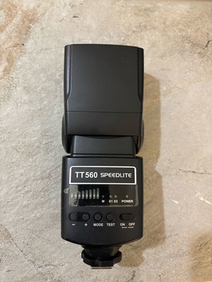 TT560 Camera Flash like new