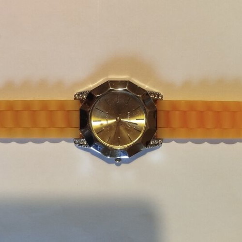 Women's wristwatch like new with new battery