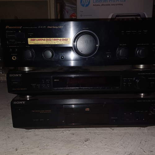Pioneer Sony Hi-Fi Stereo Set like new, amplifier tuner CD player