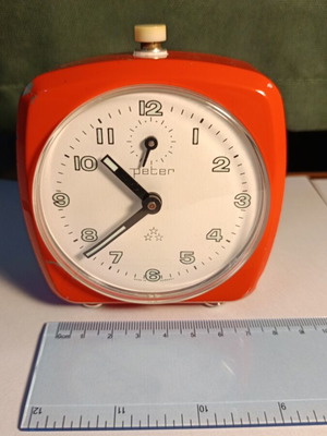 Peter analog table clock used