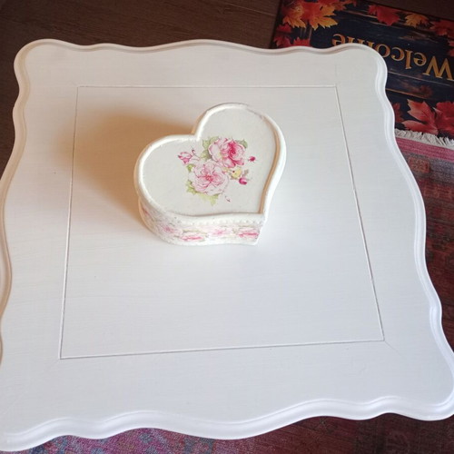 Wooden vintage coffee table new, Italian white side table