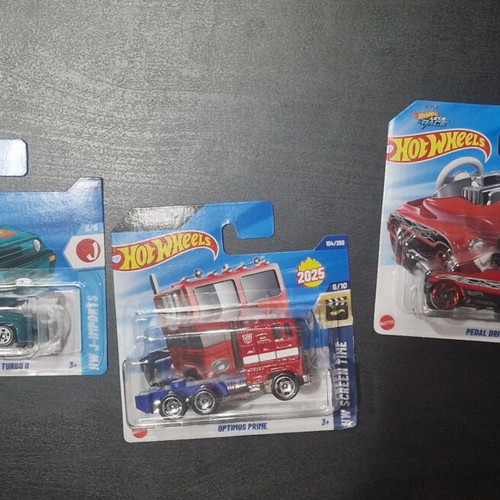 Hot Wheels Treasure Hunt cars new, set of 3 from 2025 series