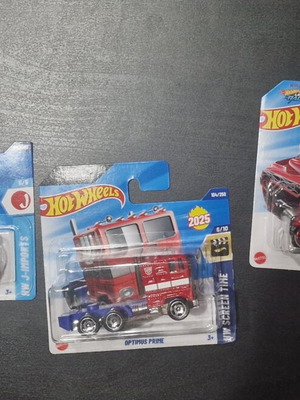 Hot Wheels Treasure Hunt cars new, set of 3 from 2025 series