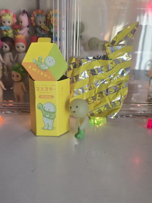 Smiski Dressing Series Pulling On Socks figure new by Dreams