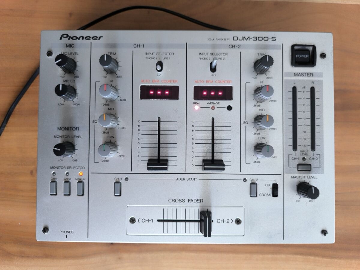 Pioneer DJM-300-S professional DJ mixer… - € 110,00 - Vendora.cy
