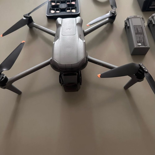 DJI Air 3 Fly More Combo drone like new, excellent condition