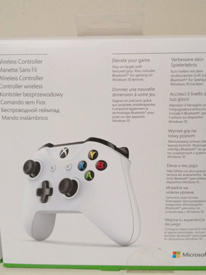 Xbox One 1708 White Wireless Controller new, sealed