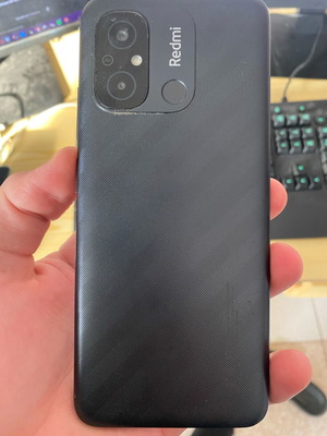 Xiaomi Redmi 128GB μεταχειρισμένο με σπασμένη οθόνη και τεράστια μπαταρία
