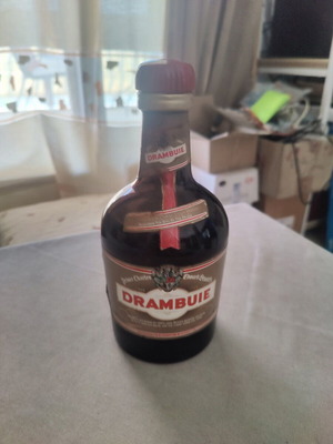 Drambuie whisky liqueur almost full, like new
