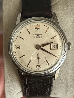 Venus Swiss watch used with 33.6 mm case and 19 rubies