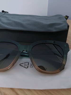 Hawkers sunglasses new, beige and green