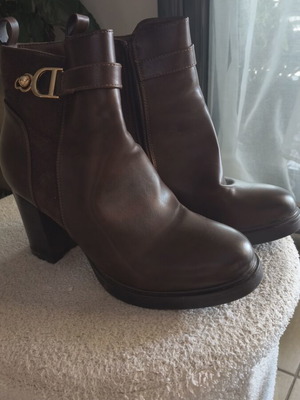 Women's ankle boots like new, size 39, brown