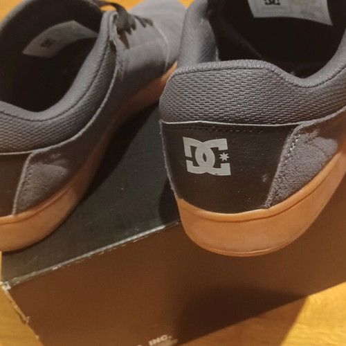 DC Crisis men's sneakers grey like new, size 45