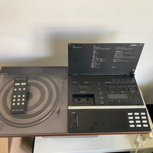 Bang & Olufsen vintage sound system with turntable, cassette, radio used