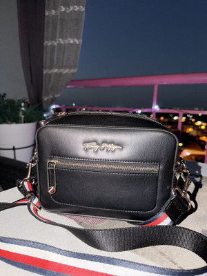 Tommy Hilfiger bag
